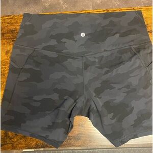 Lulu align high rise short with pockets